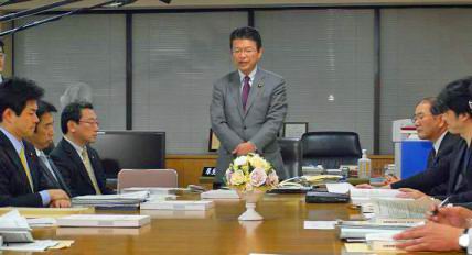 PT session chaired by MHLW Minister Akira Nagatsuma